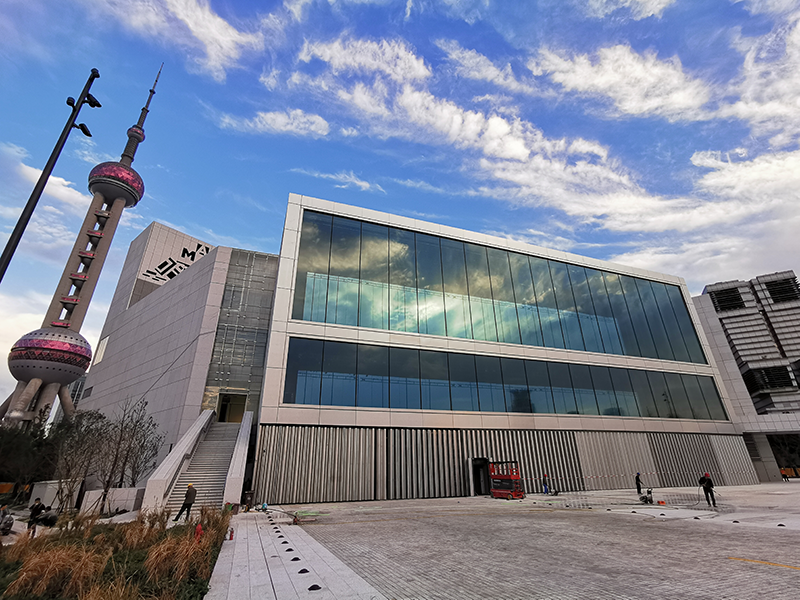 浦東(dōng)美(měi)術(shù)館藝術(shù)品通(tōng)道(dào)門(mén)和(hé)液壓門(mén)